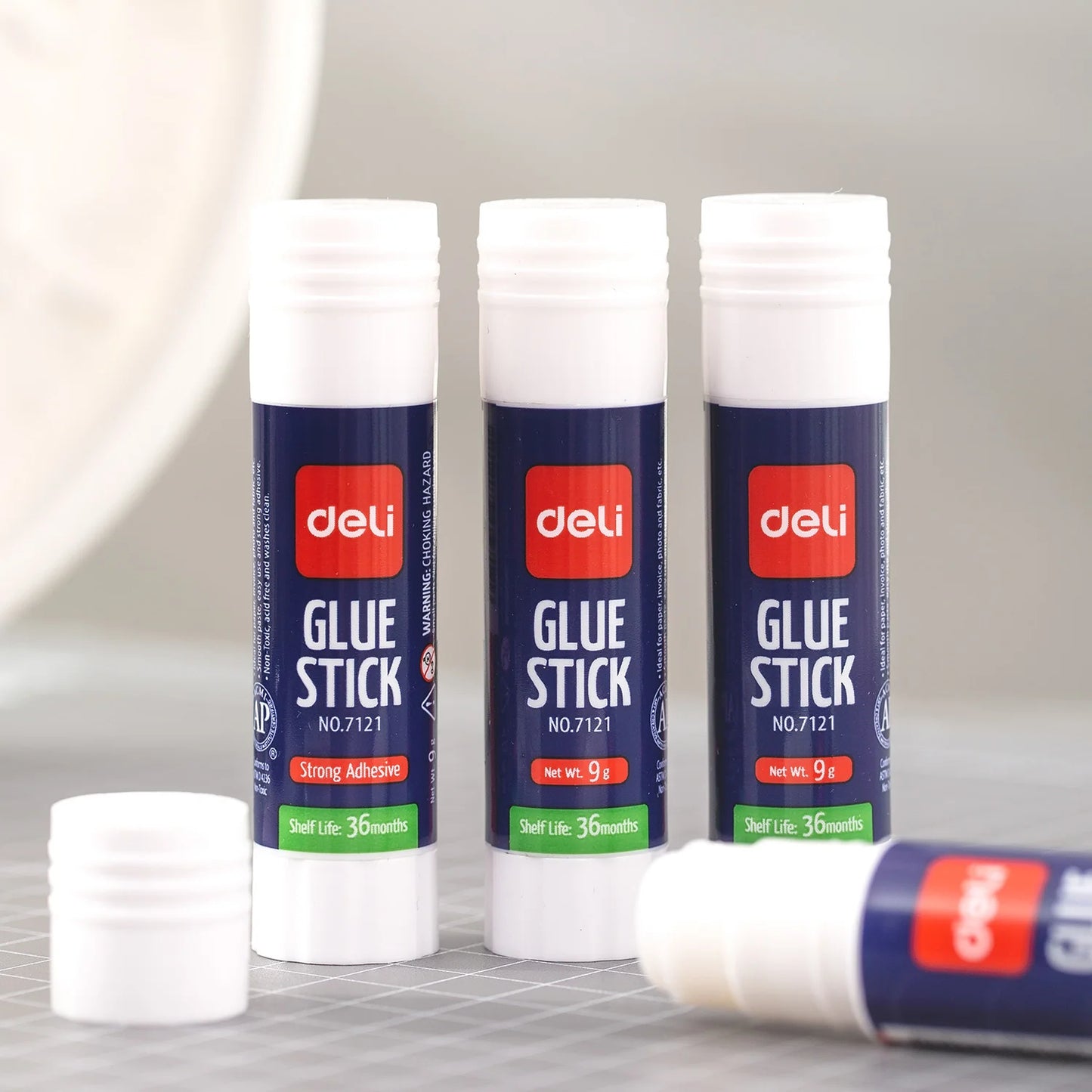 Lipici solid DELI PVP